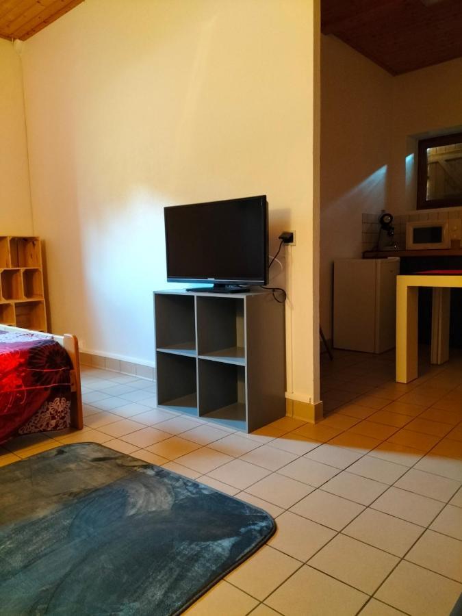 Studio Confortable Proche Des Sites Touristiques Issendolus Ngoại thất bức ảnh